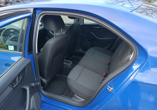 Skoda RAPID cena 31400 przebieg: 121000, rok produkcji 2018 z Wrocław małe 92